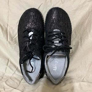 Alegria Essence ESS-822 Lace-Up Women’s Shoe